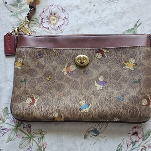 Kittens with mittens crossbody.